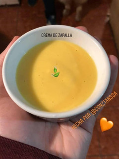 Una foto de Crema de zapallo camote 🥣