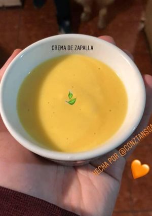 Una foto de Crema de zapallo camote 🥣