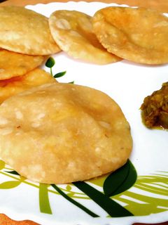 বিউলির ডালের কচুরি(Biulir daler kochuri recipe in Bengali) রেসিপির প্রধান ছবি
