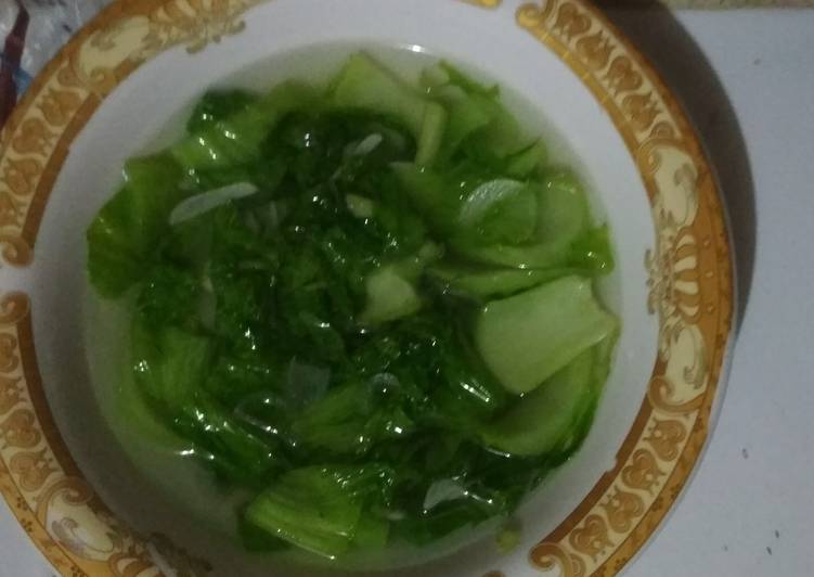 Sayur sawi hijau bening