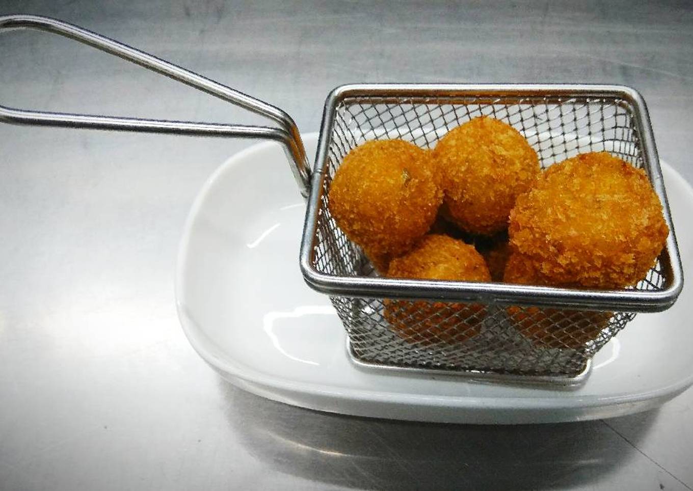 Potato and cheese croquet