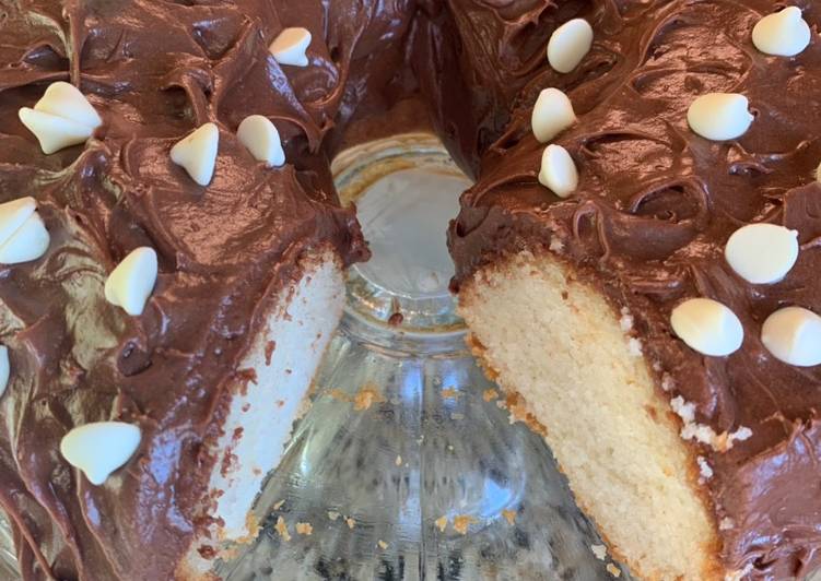 Recipe: 2020 White Cake with Chocolate Cream Cheese Icing