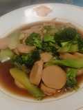 Tumis bakso brokoli