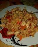 Arroz salteado con pollo y verduras