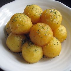 A picture of Fried Potato Mochi.