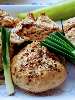 Teljes kiőrlésű magvas zsemle 🥙🥙🥙 recept fotója