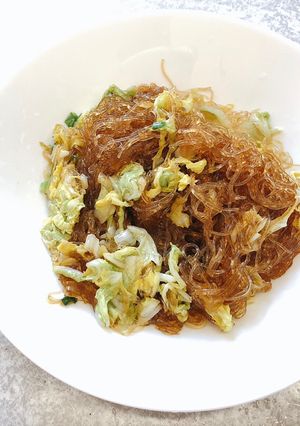 A picture of 冬粉炒青菜.
