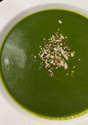 Una foto de Crema de espinacas y cebolla