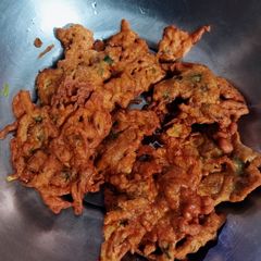 A picture of Pakoray.