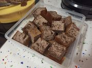Una foto de tarta de nutella y galleta