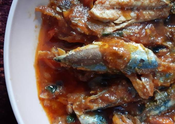 Ikan layang saus sarden