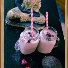 Avocado 🥑 Banana 🍌 Blueberry & Raspberries Smoothie 🥤 A picture of Avocado 🥑 Banana 🍌 Blueberry & Raspberries Smoothie 🥤.