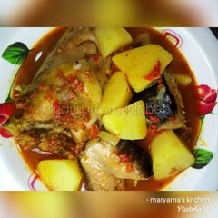 A picture of Peppered catfish with potatoe.