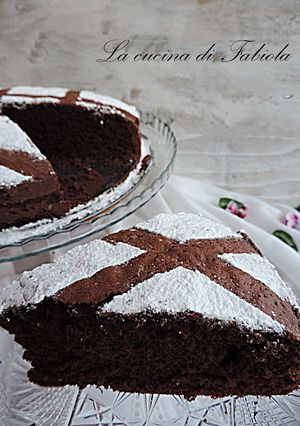 Foto di Torta al latte caldo con cioccolato fondente (Hot milk chocolate cake)