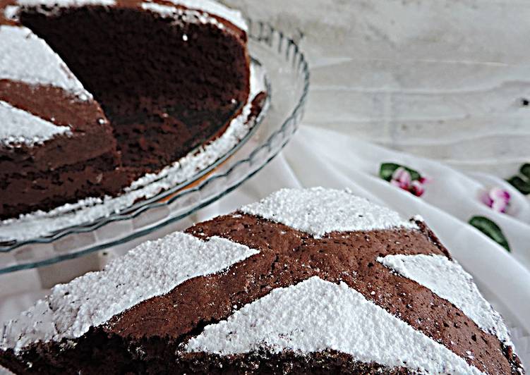 Torta al latte caldo con cioccolato fondente (Hot milk chocolate cake)