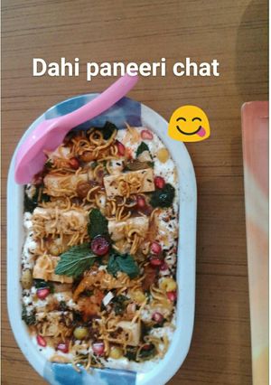 A picture of Dahi paneeri chaat.
