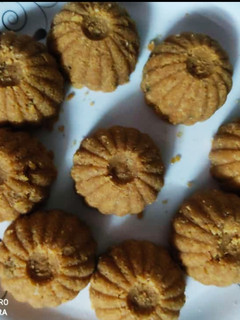 લાડવા=(ladva in Gujarati) રેસીપી મુખ્ય ફોટો