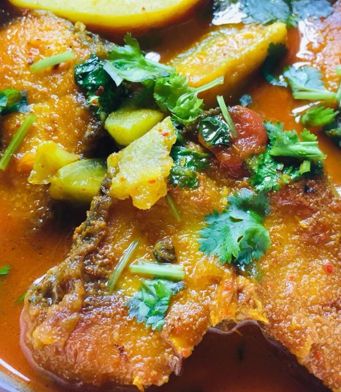 Rui Macher Jhol — রুই মাছের ঝোল