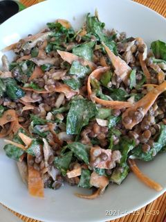 Una foto de Ensalada de lentejas con yogur