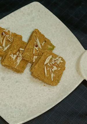 મેથીપાક (Methipak Recipe In Gujarati) રેસીપી મુખ્ય ફોટો