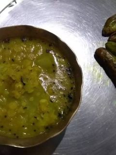 লাউ দিয়ে মটর ডাল(Lau diye mator dal recipe in Bengali) রেসিপির প্রধান ছবি