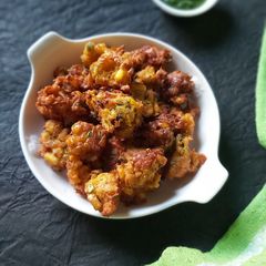 A picture of Sweet Corn Fritters with Tangy Chutney.