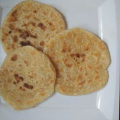Puran poli A picture of Puran poli.