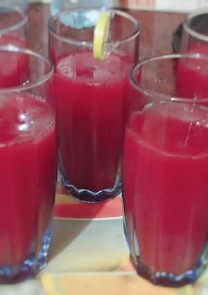 A picture of Strawbery juice.