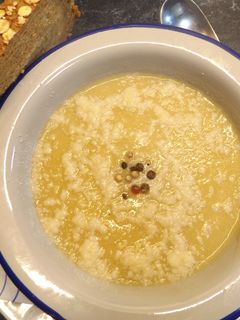 Una foto de Crema de coliflor y brécol