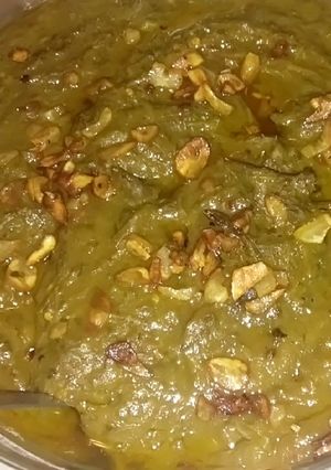 A picture of Sarso Ka saag.
