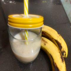 A picture of Banana smoothie.