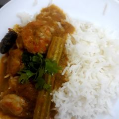 A picture of PRAWN CURRY with DRUMSTICKS 😊.