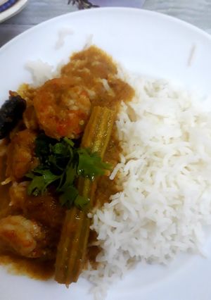 A picture of PRAWN CURRY with DRUMSTICKS 😊.