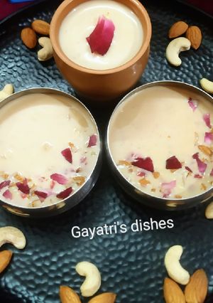 चावल की फिरनी(chawal ki firni recipe in Hindi) रेसिपी मुख्य फोटो