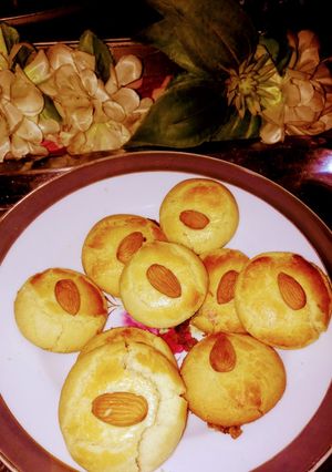 A picture of Nan khatai.