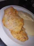 Pechuga condimentada a la plancha con puré