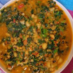A picture of Bean Porridge with Spinach.