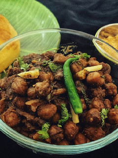 பிண்டி சோளே மசாலா(Pindi chole masala recipe in tamil) செய்முறை முக்கிய புகைப்படம்