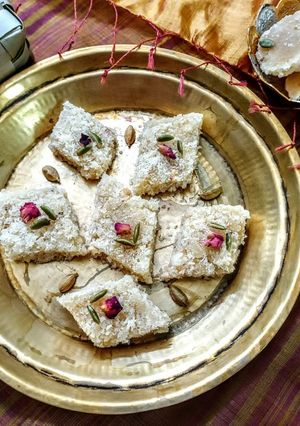 A picture of Coconut Burfi.