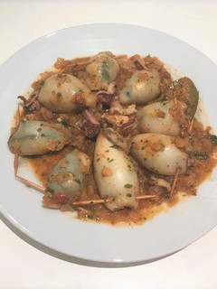 Una foto de Calamaritos rellenos de espinacas y queso fresco