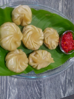 मोमोज (momos recipe in marathi) रेसिपी चे मुख्य फोटो
