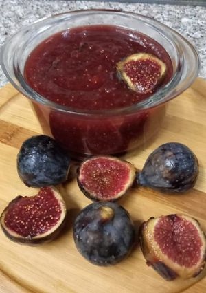 A picture of Fig sauce.