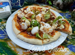 A picture of Cream Cheese and Veg Pizza.