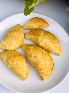 A picture of Baked meatpie.