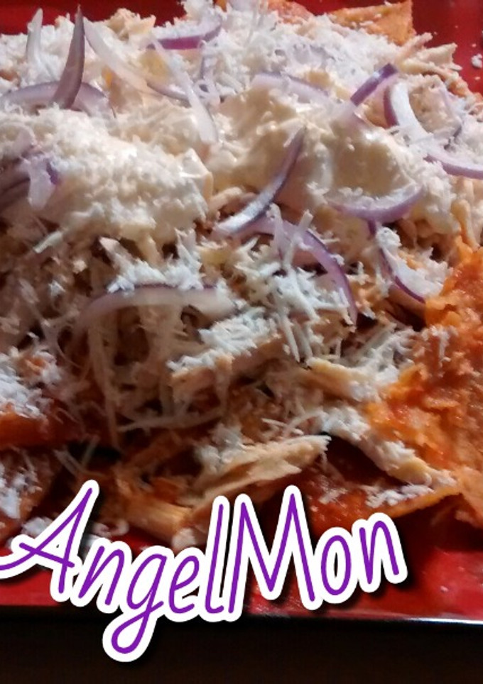 Una foto de Chilaquiles😋