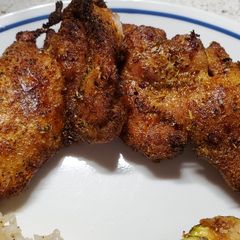A picture of Crispy Air Fryer Chicken Thighs.