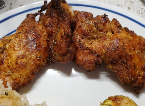 A picture of Crispy Air Fryer Chicken Thighs.
