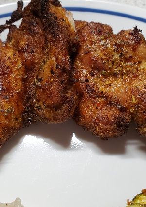 A picture of Crispy Air Fryer Chicken Thighs.