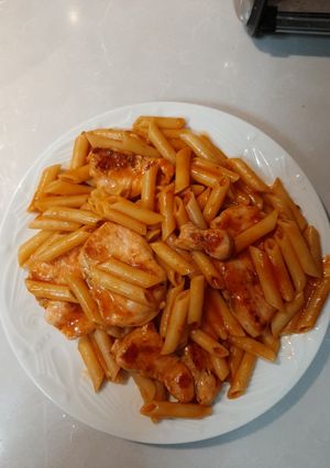 Una foto de Macarrones con pavo a la sartén