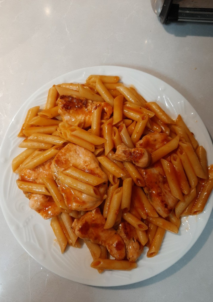 Una foto de Macarrones con pavo a la sartén
